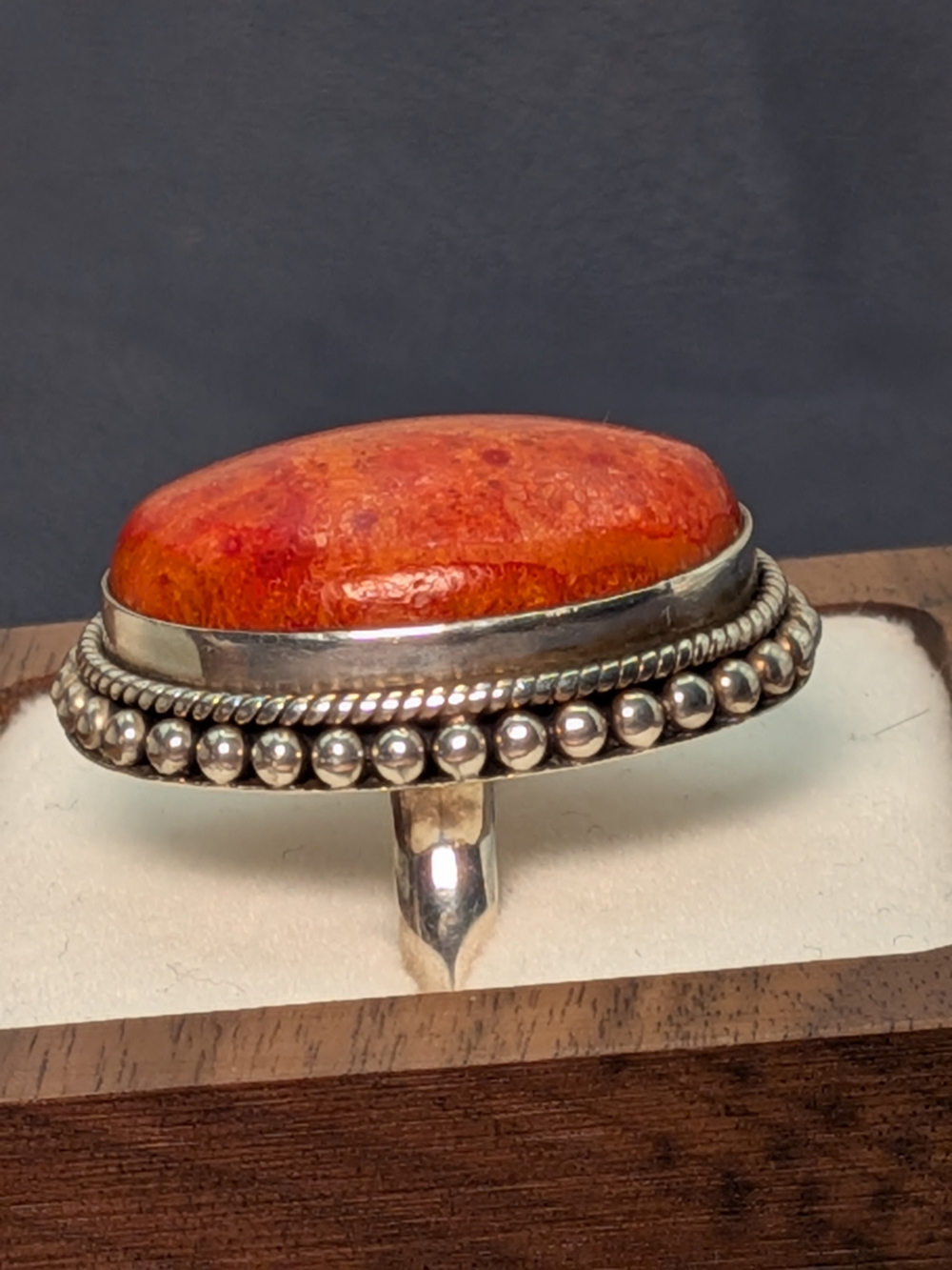 Heavy 13.2g 925 Sterling Silver Red Coral Ring Sz 8.25 - Picture 3 of 10